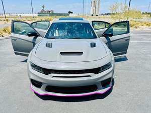 Charger SRT Hellcat Widebody Jailbreak 2023 ~5,100 Millas, Motor Hemi V8 Supercargado de 717 HP, Color Gris Destroyer - Product Image 4