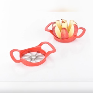 Coupe-pommes en plastique rouge avec poignée, 8 lames en acier inoxydable, trancheuse à fruits, éplucheur de noyaux pour poires et fruits mous, marque Aalok - Product Image 4