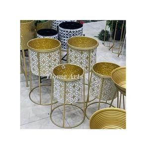 Maceta de hierro de Color dorado con soporte negro Juego de dos macetas de diferentes tamaños y forma redonda a bajo precio - Product Image 4