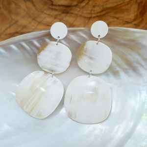 ต่างหูแฟชั่นรูปเขาควายธรรมชาติทำมือสำหรับผู้หญิงและเด็กผู้หญิงทำจากวัสดุธรรมชาติและคุณภาพระดับพรีเมียม - Product Image 4