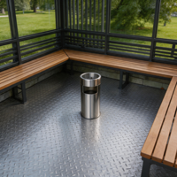 Cabine de fumage extérieure personnalisée avec structure en acier inoxydable, verre trempé et ventilation pour les espaces publics