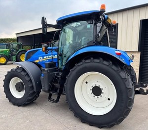 Tractor Agrícola New Holland NH TT75 Usado y Reacondicionado, Modelo Nuevo en Oferta, 4x4, Listo para Exportar - Product Image 3