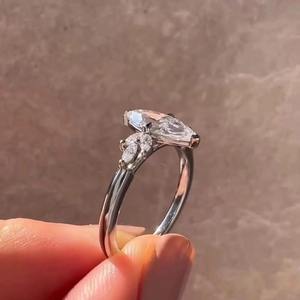 Anillo de Diamantes de Plata de Ley 925 al por Mayor, Joyería Elegante para Mujer, Regalos de Aniversario Disponibles a Precio de Fábrica - Product Image 5