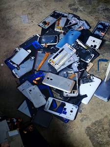 Cartes mères de téléphones portables en gros, en provenance de ferraille, disponibles à la vente ! !!! Pour la récupération de l'or - Product Image 2