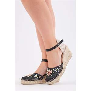 Alpargata cerrada con punta en cuña - Product Image 5