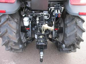 Tractor usado Lovol 504 con cargador Tracción de 4 ruedas Tractor agrícola para granja - Product Image 5