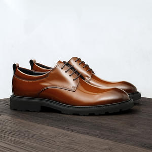 Chaussures brogues en daim souple avec bords perforés et semelle légère, chaussures décontractées pour hommes, chaussures tendance - Product Image 1