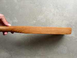 Plato de madera con forma de hoja hecho a mano respetuoso con el medio ambiente bandeja de servicio de madera Natural perfecta para Decoración de mesa elegante o idea de regalo única - Product Image 2