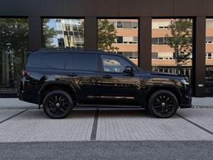 TOYOTA LAND CRUISER J300 NUEVO/USADO, Gasolina, Transmisión Automática, Color Negro, SUV, 305KW - 415HP - Product Image 5