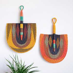 Éventail suspendu en paille de jonc de mer tressé, décoration murale pour la maison, éventails en herbe de mer naturelle faits à la main, différents modèles - Product Image 1