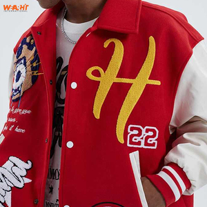 แจ็คเก็ตบอมเบอร์แบบมีกระดุมสีแดงขาวสำหรับผู้ชายเสื้อแจ็กเก็ตกันหนาวสไตล์มหาวิทยาลัยแบบพรีเมียม - Product Image 3