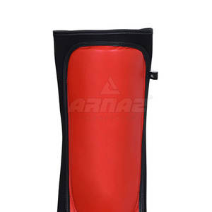 Espinillera con Interior Suave al Tacto y Estructura Estable, con Amortiguación Equilibrada y Diseño Seguro - Product Image 5