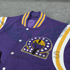 Chaqueta Universitaria Personalizada Morada y Dorada Estilo Omega con Logotipo Bordado Mighty OZ Beta Xi con Rayo - Product Image 6