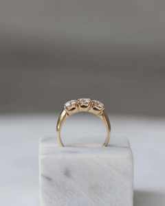 Joyería Sensual, Anillo de Compromiso y Aniversario con Tres Diamantes Cultivados en Laboratorio de 1.50 Quilates, Joyería Fina, Regalo, Oro Amarillo Sólido de 14K - Product Image 3