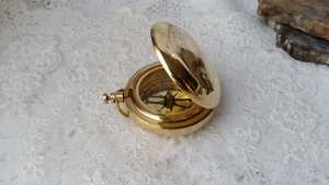 Brújula Latón macizo Diámetro Brújula de botón pulsador de latón grande con tapa de cierre Trabajo de calidad de viaje - Product Image 2