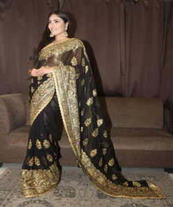 Sari brodé en soie avec chemisier indien pour femmes, vêtement ethnique, dernière conception de vêtements de soirée pour femmes, Sari Alphanumero - Product Image 1