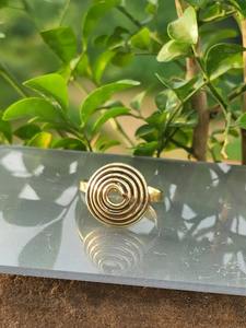 Anillo de latón con estilo de calidad superior para hombres y mujeres Tendencias de joyería de moda para suministro mundial de India - Product Image 3