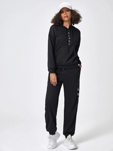 Survêtement 100% coton sur mesure pour femmes, vêtements d'hiver de haute qualité de couleur unie avec style brodé décontracté - Product Image 6