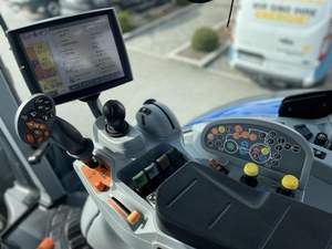 Tractor de Ruedas T7.290 de 180HP con Motor Auto Command Mit FH+FZW, Caja de Cambios y Bomba, Superventas - Product Image 6