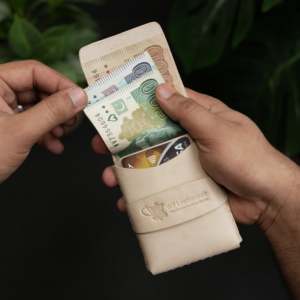 งานฝีมือหนัง WF หมายเลข กระเป๋าใส่บัตรออลอินวัน 101 ใบ ทำมือ หนังแท้ฟอกฝาด ดีไซน์บางเฉียบ ป้องกันการโจรกรรม เปิดปิดง่าย - Product Image 1