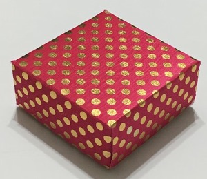 กล่องไม้สี่เหลี่ยมลายพิมพ์พร้อมซับในนุ่มกล่องของขวัญของที่ระลึกงานแต่งงานกล่องเครื่องประดับขนาด10x10x5ซม. - Product Image 2