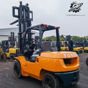 Chariot élévateur TOYOTA 7FD50 5 tonnes d'occasion, chariot élévateur d'occasion du Japon, 5 tonnes, moteur 14Z, machine d'occasion, à essence, avec déplacement latéral - Product Image 3