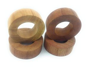 Anneaux de serviette en bois sculptés à la main avec des bords lisses et un design minimaliste pour la décoration de fête au prix le plus bas par HF CRAFTS - Product Image 6