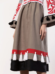 Nouveau design brodé, meilleur modèle, robe folklorique ukrainienne ethnique, robe d'été de style bohème en lin naturel avec décoration de pompon - Product Image 2