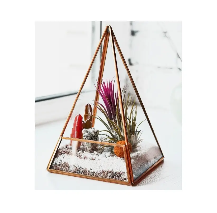 American Style Triangle Shape Lantern Handmade Gold Geometric Clear Glass Terrarium Holder Table Lantern for Succulents Candles