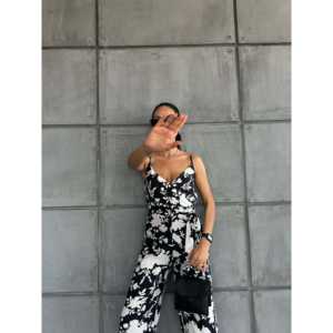 Mono de cintura alta con estampado, cuello en V y tirantes, de gasa transpirable, estilo casual - Product Image 1