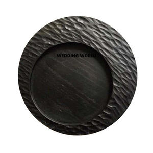 Assiette en bois enduite de poudre noire forme ronde concepteur de fantaisie ustensiles de cuisine faits à la main vaisselle de table assiette en bois en gros - Product Image 1