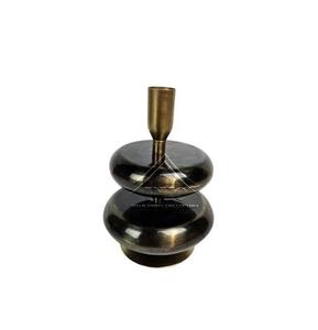 Elegante candelabro rústico forjado a mano con hierro tradicional para un ambiente acogedor a la luz de las velas y elegantes interiores del hogar - Product Image 5