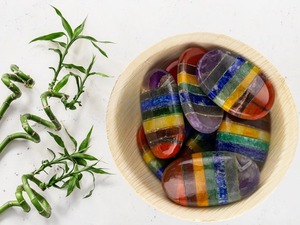 Venta caliente pulido a mano 7 Chakra Crystal Worry Stone Venta completa 7 Chakra Thumb and Palmstone - Product Image 4