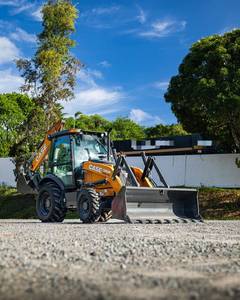 รถตักล้อยางดีเซล 4x4 รุ่น 580SN พร้อมแรงบิดสูงสำหรับงานฟาร์มและงานภาคสนาม - Product Image 1