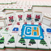 Set Permainan Mahjong Natal Merah Hijau Terbaru dengan Wajah Berwarna Putih, Sisi Bergaris Warna-warni, dan Gambar Karya Seni Liburan Musim Dingin