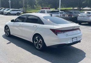 รถยนต์ซีดานสีขาว ปี 2023 ขับเคลื่อนล้อหน้า เกียร์อัตโนมัติ CVT - พร้อมส่ง - Product Image 3