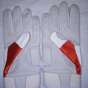 Guantes de Bateo de Béisbol de Diseño Moderno y Calidad Premium, Tacto Suave con Malla Transpirable, Agarre Fuerte, Juega Seguro con Ajuste Cómodo - Product Image 3