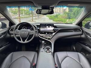 Toyota 4Runner Sedan SUV d'occasion 2024, édition Confort, conduite à gauche, moteur <4L, sièges en cuir, transmission intégrale, pneus R16, intérieur foncé, en stock - Product Image 6