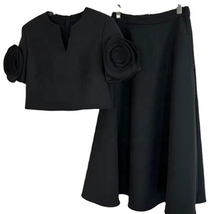 Nouveauté 2025, Ensemble de Mode Deux Pièces pour Femme : Blouson Court à Col V et Fleur 3D aux Manches, Jupe Longue Taille Haute Évasée - Product Image 1