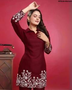 Ensemble coordonné de luxe en coton slub brodé pour femmes avec des motifs complexes sur les manches, le bas des manches et les bordures des pantalons, adapté pour - Product Image 3