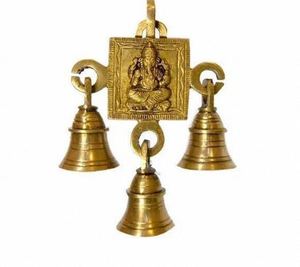 Cloches suspendues en laiton massif lourd, décoration traditionnelle pour la maison, cloches suspendues en laiton en vente à prix réduit par un exportateur indien - Product Image 2