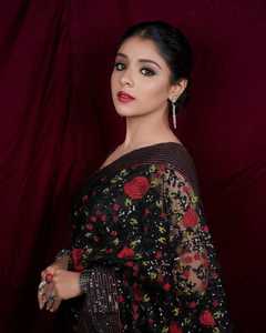 Nouvelle arrivée, tissu en filet brodé en séquence, sari de qualité supérieure, style Bollywood, pour les occasions festives, vente en gros - Product Image 5