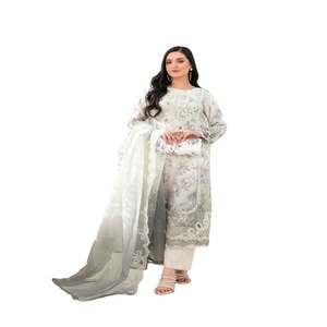 Robes panjabi pakistanaises brodées en organza pour femmes costumes trois pièces en organza Designers pakistanais par Tawakkal Vol YASNA - Product Image 1