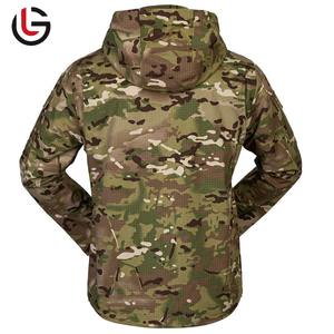 Venta caliente entrega de fábrica logotipo personalizado y chaqueta de camuflaje de diseño para los hombres al aire libre de camuflaje impermeable - Product Image 4