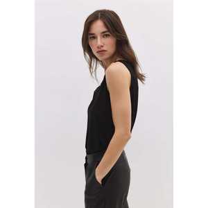 Blusa informal con mangas casuales, detalle de encaje y logotipo frontal - Product Image 5