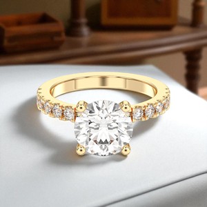 Juego de puntas de diamante de corte redondo de moissanita de calidad de 4,00 quilates, anillo de compromiso solitario hecho en oro sólido para mujer - Product Image 3