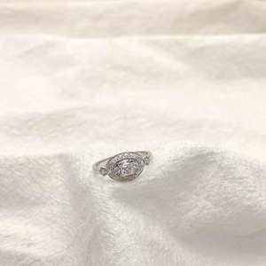 Bague de fiançailles Moissanite de 5mm coupe princesse | Halo Milgrain Vintage | OEM de bijoux fins de mariage de mariée en argent doré - Product Image 5