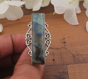 แหวนพลอยลาบราดอร์สีเงินสเตอร์ลิง925ทำด้วยมือสไตล์โบโฮสุดคลาสสิกแหวนโซลิแทร์สำหรับงานแต่งงานทุกเพศ - Product Image 1