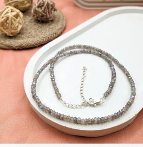 สร้อยคอลูกปัดดีเงินสเตอร์ลิงสีทอง925ลูกปัดลาบราดอร์ไลท์100% เจียระไนแบบธรรมชาติไม่เหมือนใครเป็นที่นิยม - Product Image 1