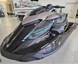 Moto Acuática GP1800R SVHO Powersport con Motor de 4 Tiempos, Aplicación Automática de Fibra de Vidrio 2025-2026 - Product Image 1